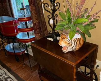 The tea court is from the mid 1800s the tiger head was made in Italy is a cashepot. Very rare.