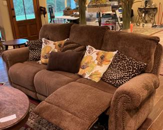 Reclines at both ends