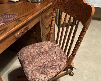Press, back office chair