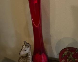 Such detail in the vase