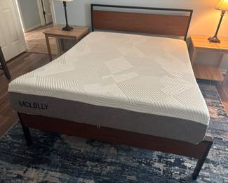 Queen mattress excellent condition