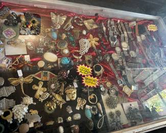 Estate Jewelry Collection—Vintage, Fashion, and Unique Pieces