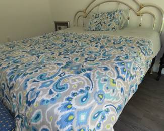 King size tempurpedic adjustable bed and head board.