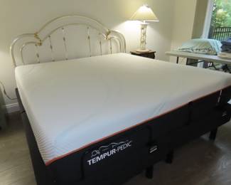 King size tempurpedic adjustable bed