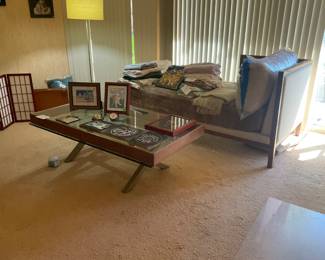 Daybed, display coffee table
