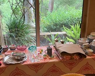 Serving pieces, two Murano dishes, dish set
