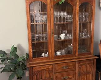 China cabinet with cabinets and drawers