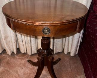 Mahogany pedestal drum table