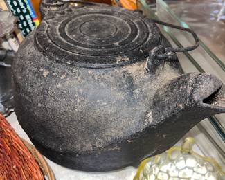 Cast iron kettle