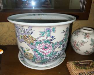 Chinese porcelain planter