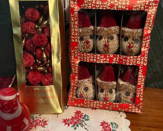 Honey comb garland