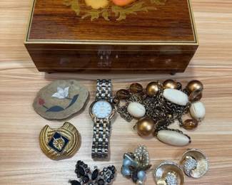 Reuge Music Box To Life