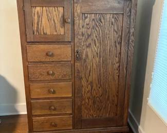 Vintage Wood Gentlemans Chest