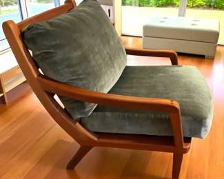 Modern Wooden Lounge Chair