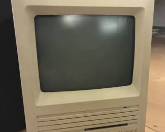 Macintosh SE Computer