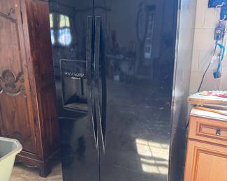 Whirlpool Dual Door Freezer/Refrigerator 