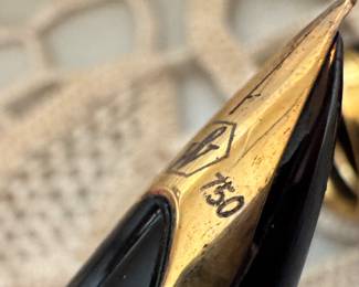 Waterman Fountain Pen - 18K Gold nib