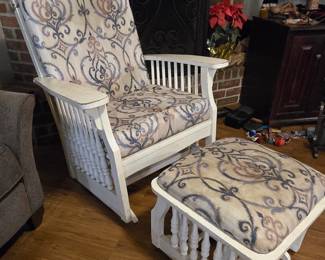 White Washed Glider with Ottamon