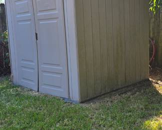 7' x 7' Rubbermaid Shed