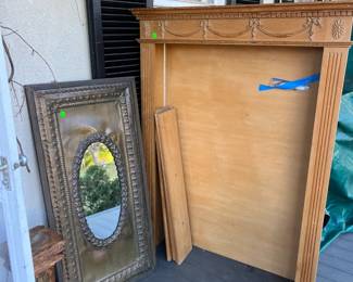 pine shelves, pedestal