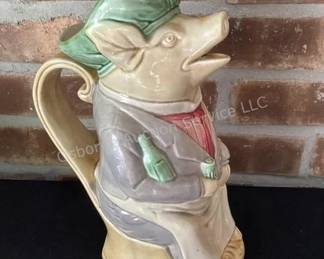 Pig pitcher