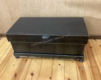 Wood trunk
