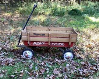 Radio Flyer red wagon