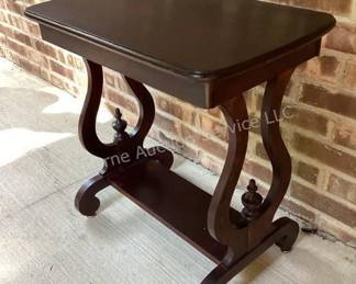 Accent stand