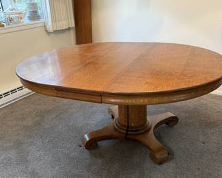 Split pedestal Oak Table with 3 leafs