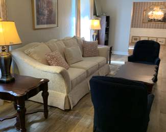 Side table, coffee table, sofa et