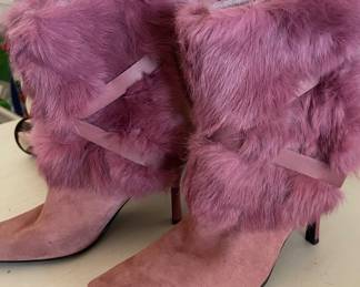 Pink fuzzy boots size