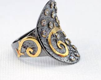 Beautiful two tone ring