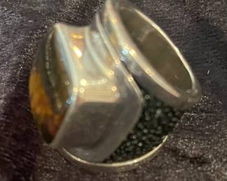 Tiger eye with stingray band