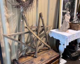 Antique chest, Tobacco stars