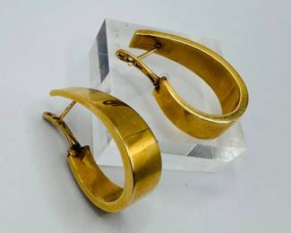 22 14KGoldSculpturalJHoopEarrings991g