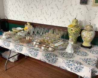 Variety of sets of glasses, decorative pieces