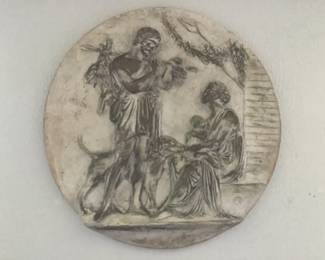 Historical scene on plaster round design