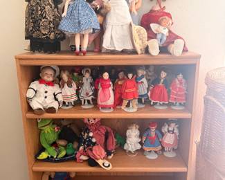 Dolls for days!
