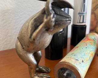 This metal FROGGY is the cutest