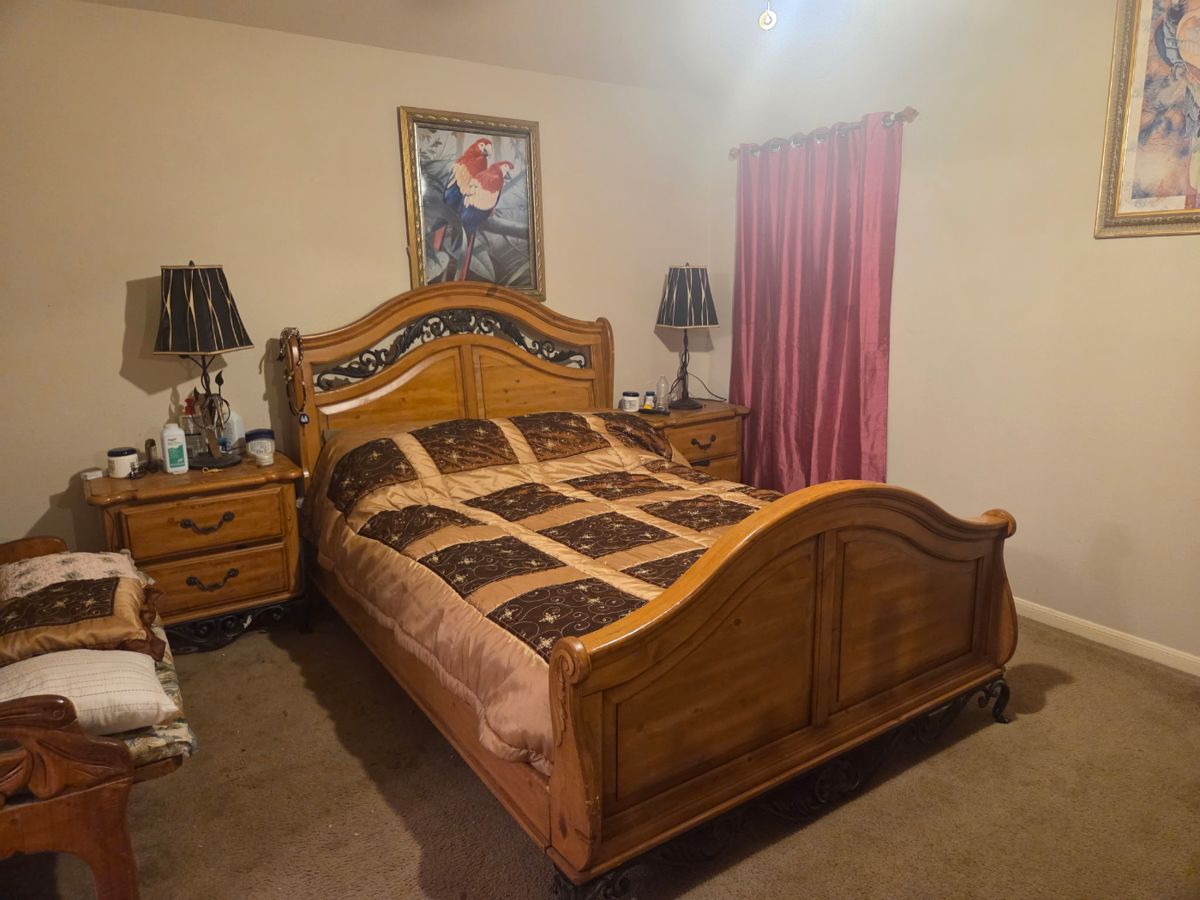 Master BR Set
Queen Bed