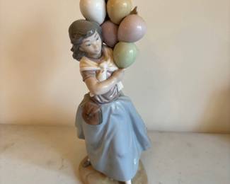 Lladro Balloon Seller