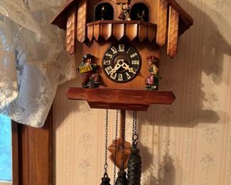 Cukoo Clock w/ Dancers