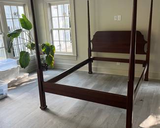 QUEEN FOUR POSTER BED