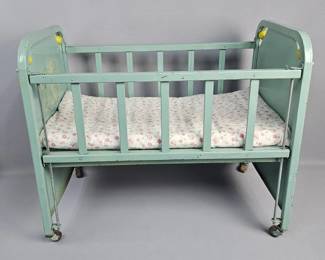 Vintage Amsco Metal Doll-E-Crib
