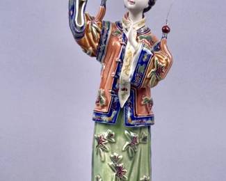 Vintage Chinese Shiwan Porcelain Lady