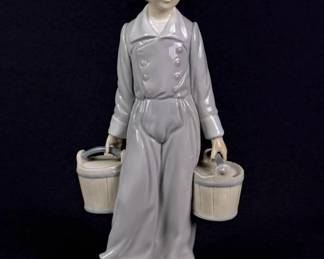 Lladro Porcelain Figurine 4811 Dutch Boy Pails