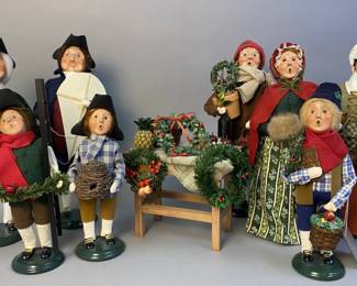 Byers’ Choice Carolers