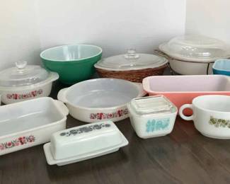 Vintage Pyrex, Fire King And Glass Bake 