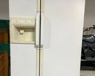 Amana Refrigerator 