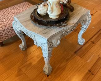 Decorative coffee table, silver plated trays, vintage tea pot/sugar&creamer dishes